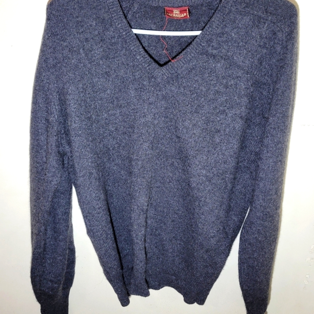 Nordstrom 100% cashmere V neck for men